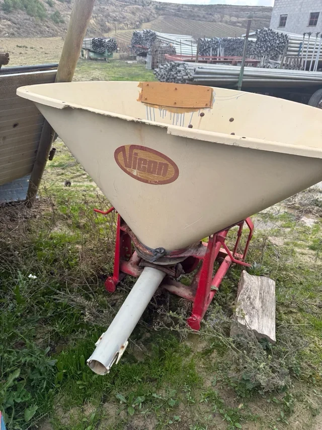 Abonadora 300Kg Vicon