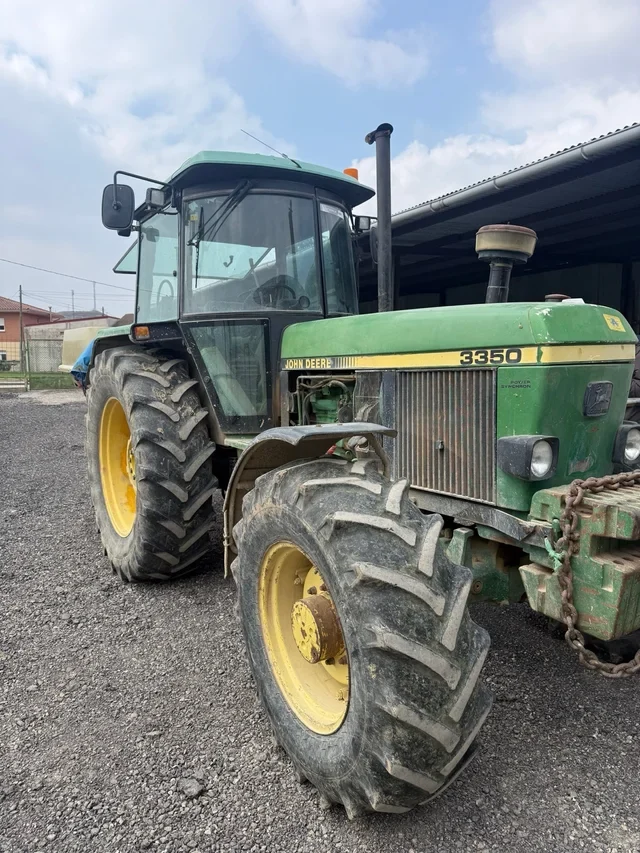 John Deere 3350