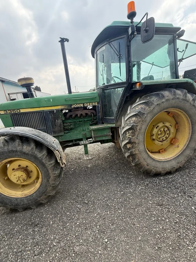 John Deere 3350