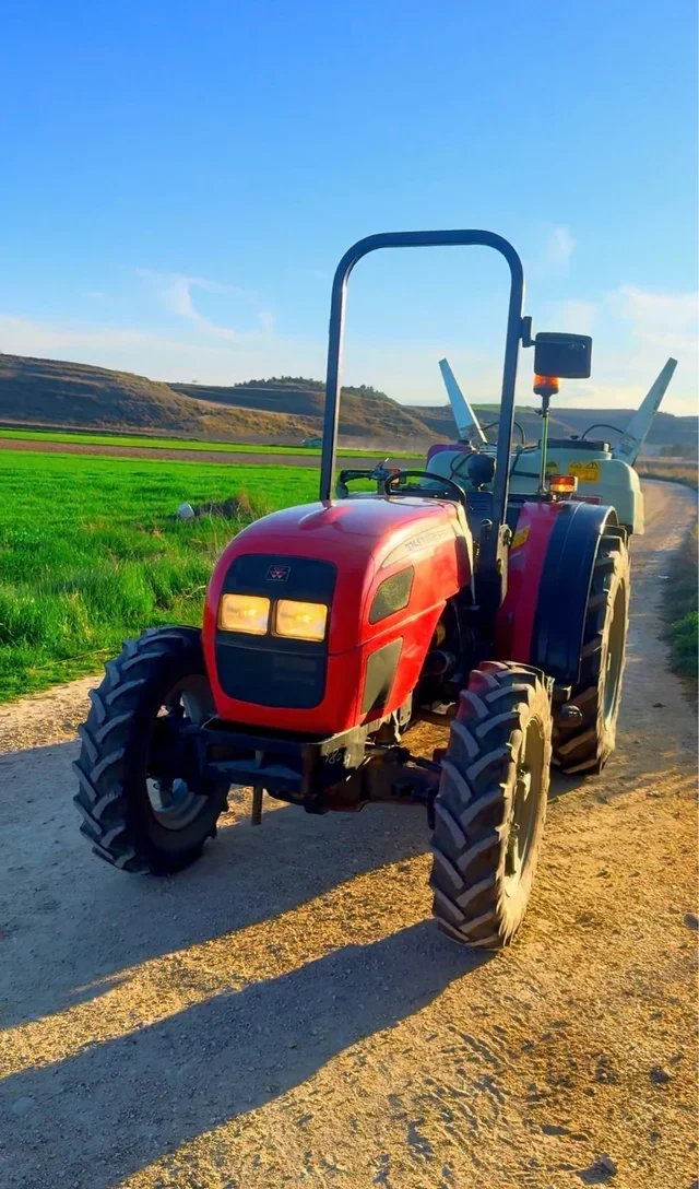 Massey Ferguson 374S